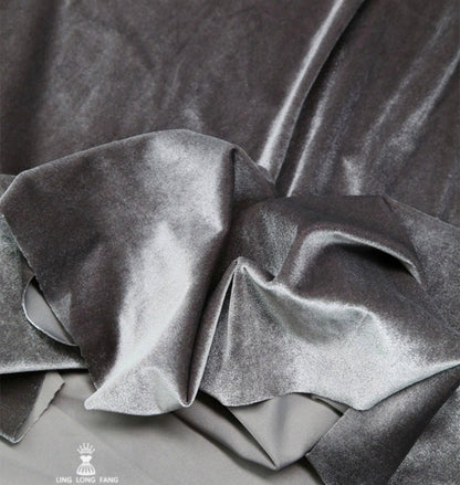 Tissu velours doré extensible : mélange de polyester et d’élasthanne de 155 cm de large