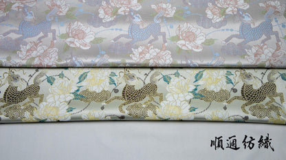 Tissu brocart pivoine Kirin : mélange de soie à motifs floraux chinois (au mètre)