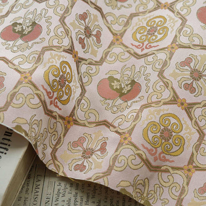 Tissu cheongsam en brocart rose clair : Huit trésors Ruyi, 150 cm de large