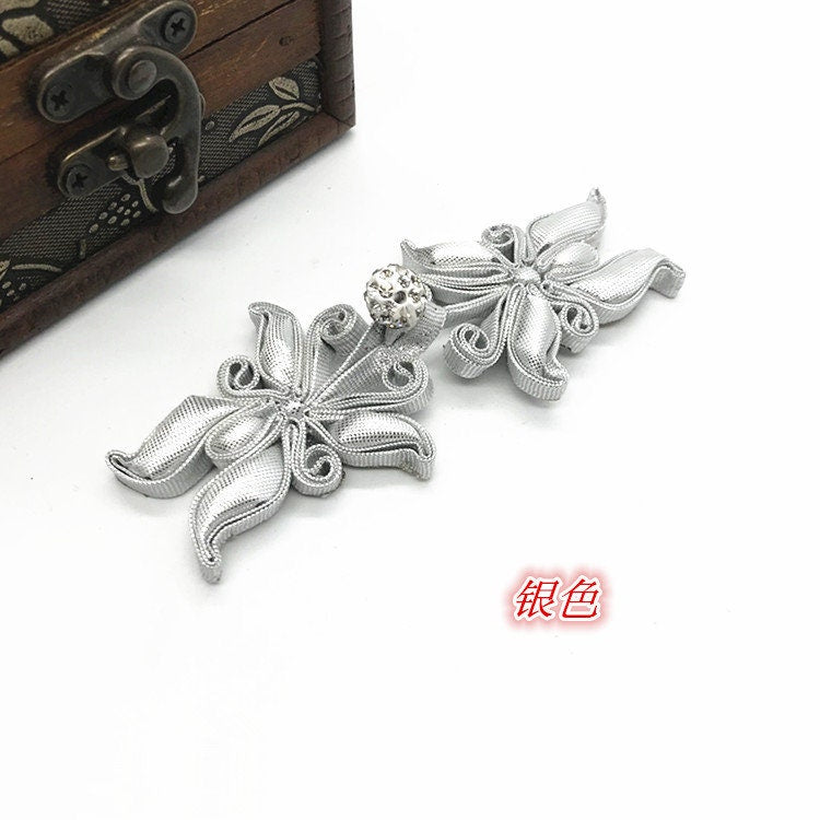 Boutons de cheongsam en satin à motif papillon faits main : fermeture à nœud chinois