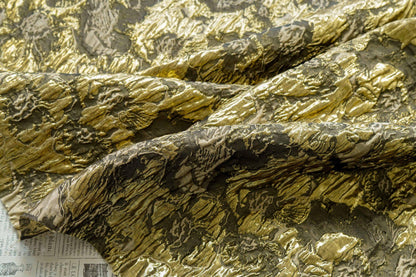 Tissu jacquard métallisé : blocs de couleur en relief pour robes et tenues de soirée