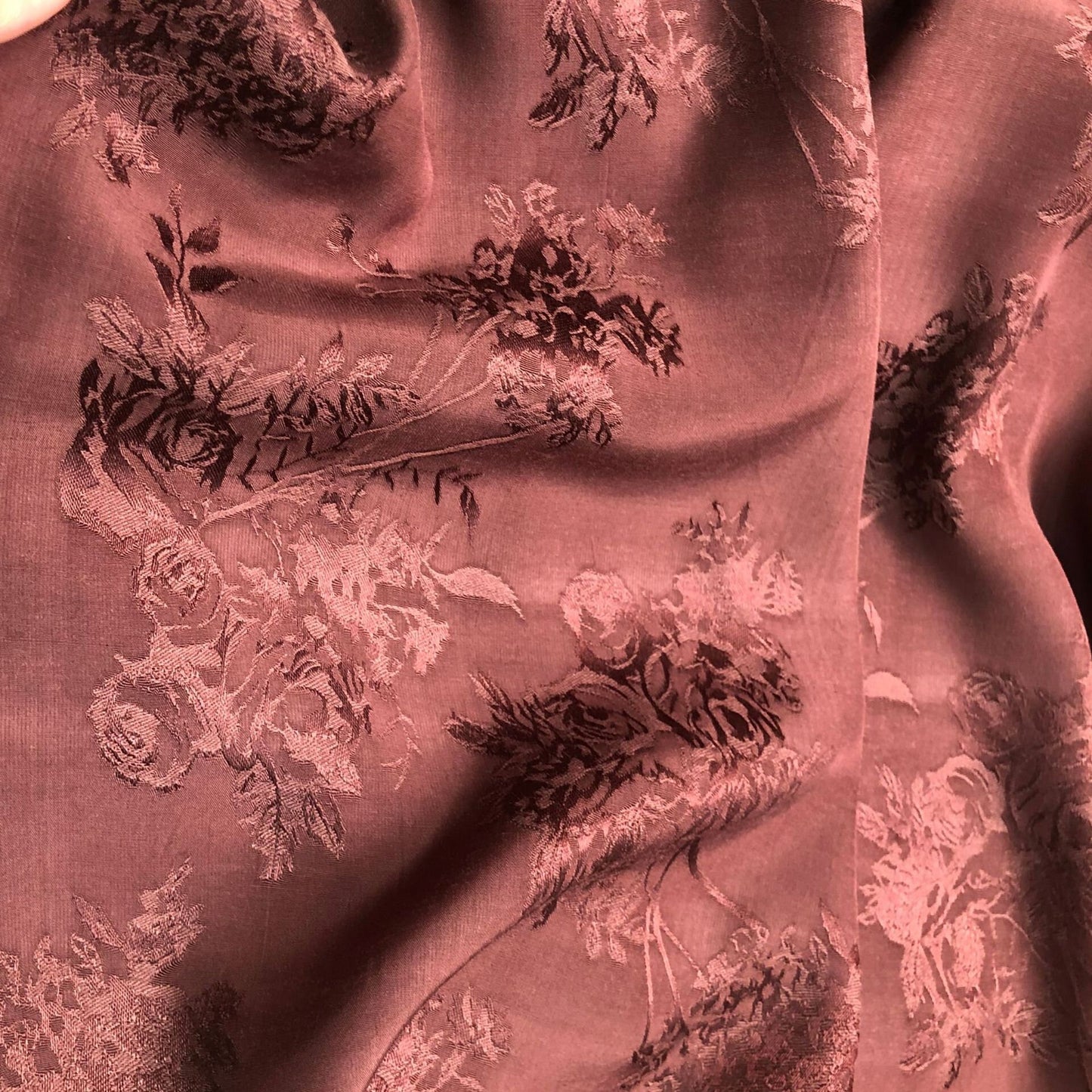 Tissu d'ameublement en rayonne jacquard satin damassé rose - Largeur 59 pouces