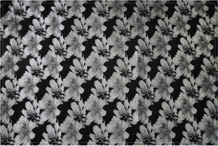 Tissu jacquard à motif floral : mélange soie-rayonne de 150 cm de large