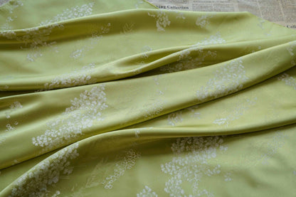 Tissu brocart jacquard à motif floral vintage - 150 cm de large