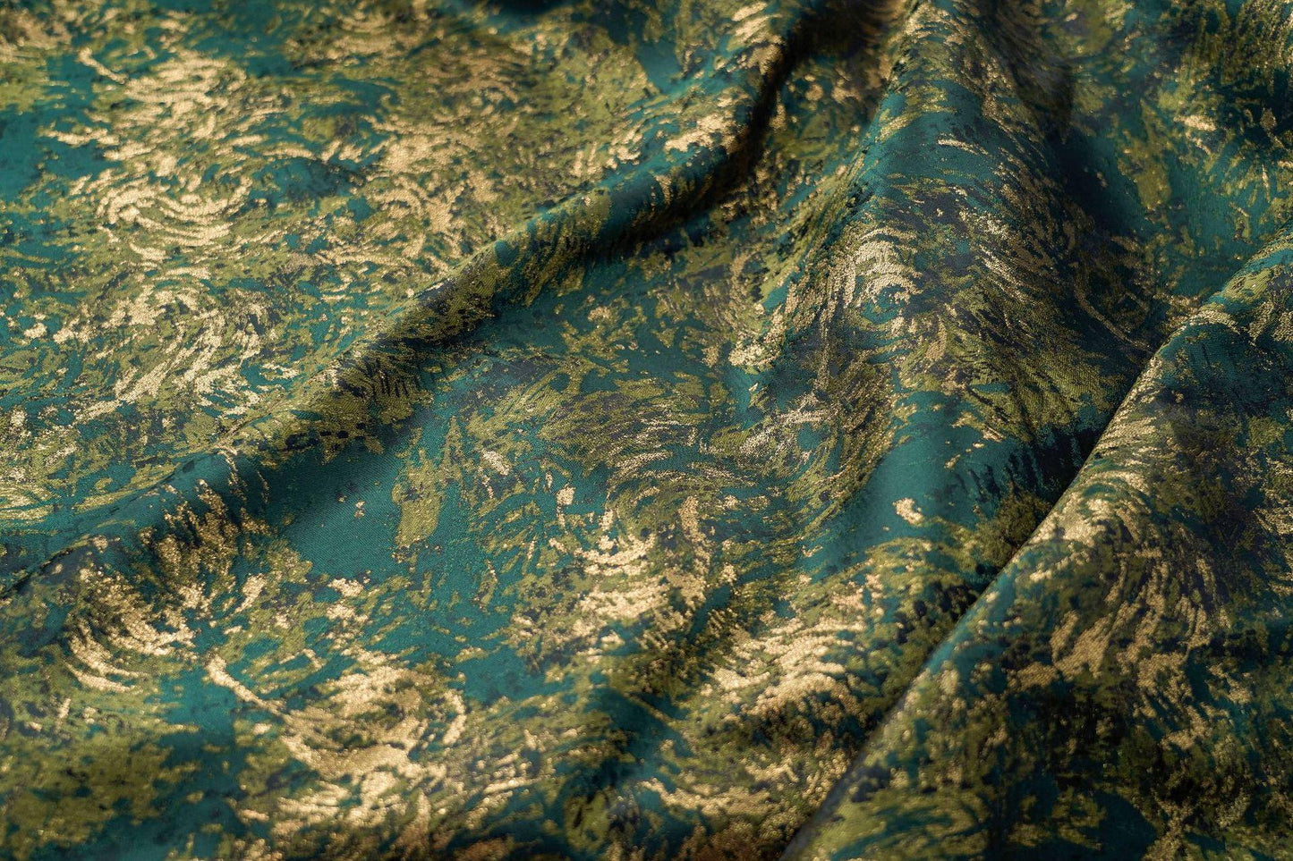 Tissu jacquard à fil doré : texture peinture à l’huile 3D, 168 cm de large