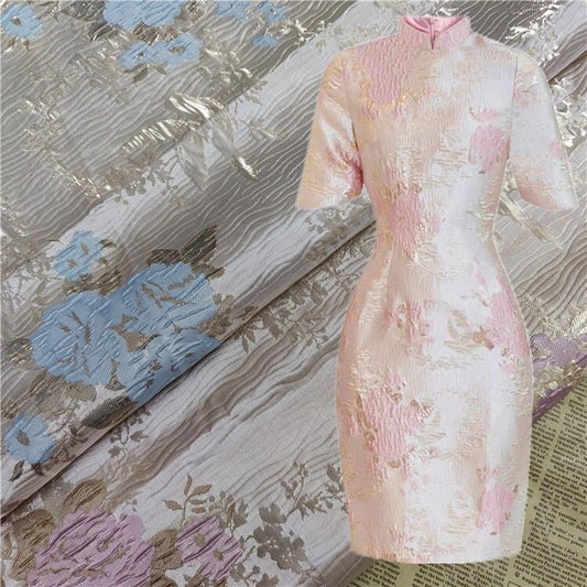 Tissu jacquard à motif floral : fil doré 3D, largeur 140 cm (55 po) - Vendu au mètre
