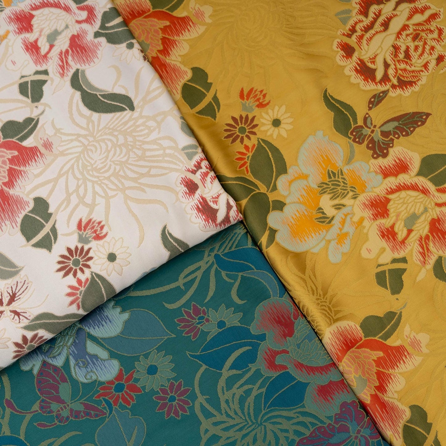 Tissu brocart pivoine : 140 cm de large. Fournitures pour textiles, kimonos et rideaux en rayonne de luxe.