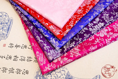 Tissu brocart à motifs floraux : Damas jacquard en soie et rayonne de 89 cm de large - Couture, matelassage, ameublement
