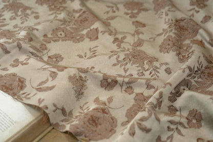 Tissu brocart jacquard à motif floral : mélange de soie et rayonne bleu, 114 cm de large