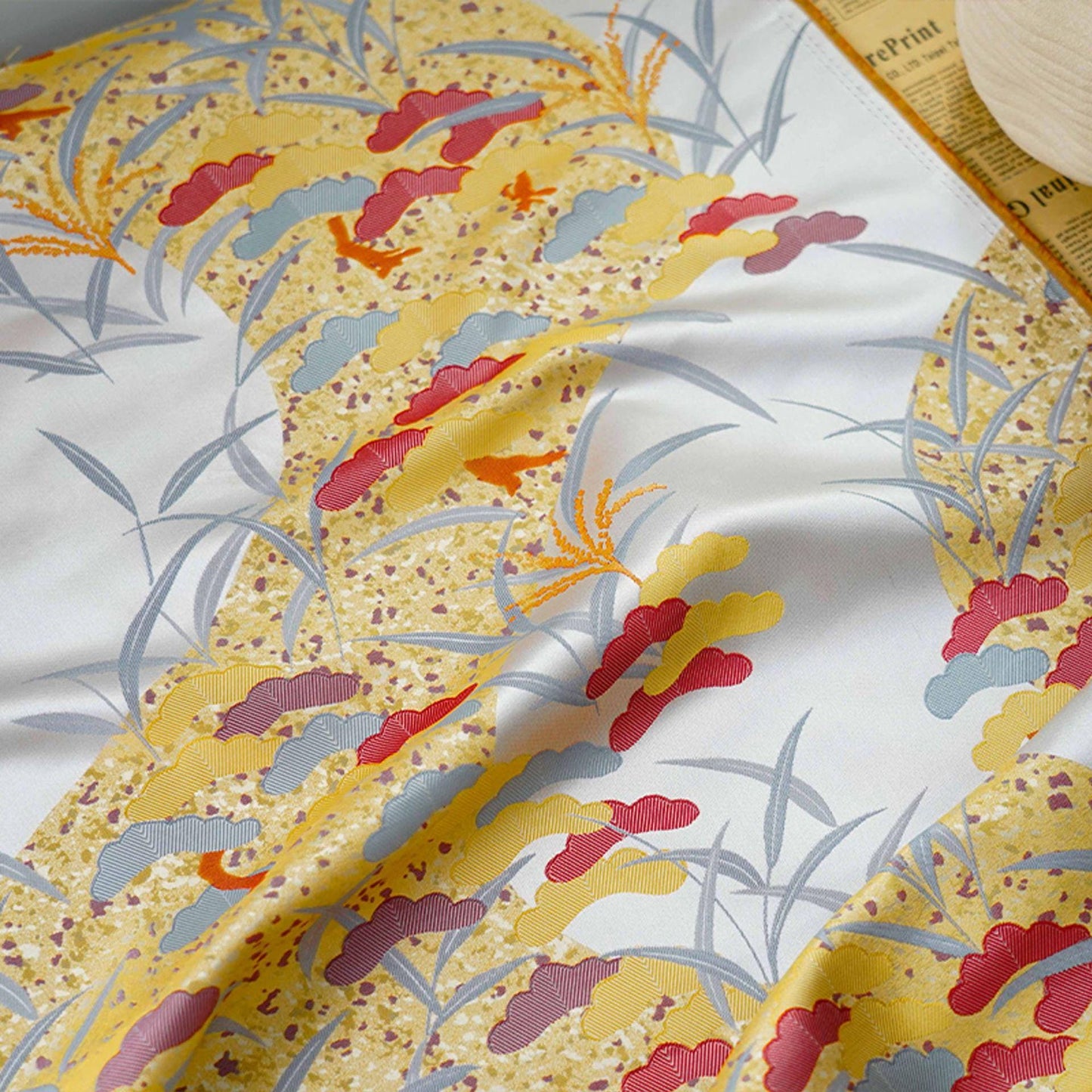 Tissu jacquard Jardin de Printemps : 165 cm de large, coton et polyester