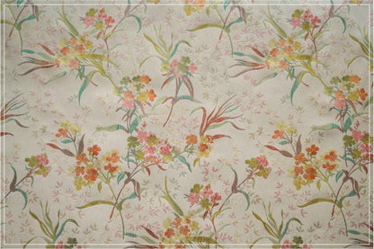 Tissu brocart de soie à motif floral : mélange polyester-rayonne de 160 cm de large
