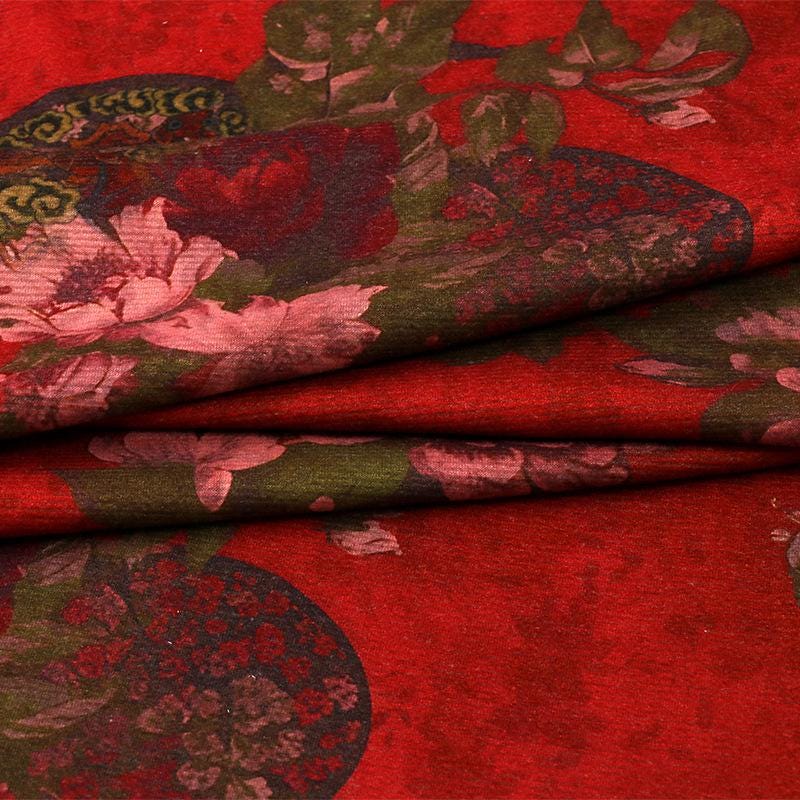 Tissu en laine et soie à imprimé floral rouge : Matière chaude pour la couture automne-hiver