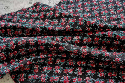 Tissu jacquard à motif floral : design rétro 3D, largeur 142 cm (56 po) - Vendu au mètre