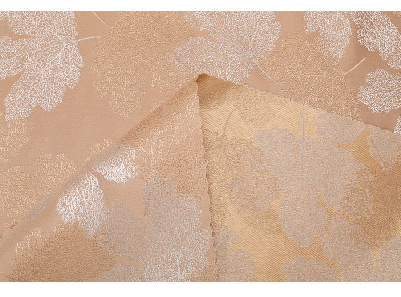 Tissu brocart à motif feuille d'érable : jacquard satin antique double face, 150 cm de large