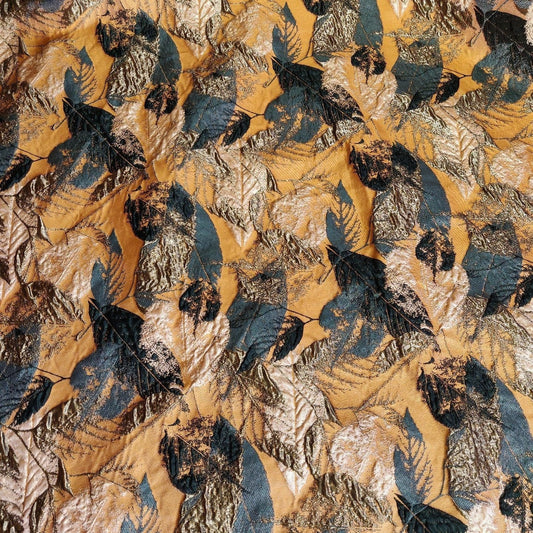 Tissu jacquard à fil doré : feuilles en relief 3D, 150 cm de large