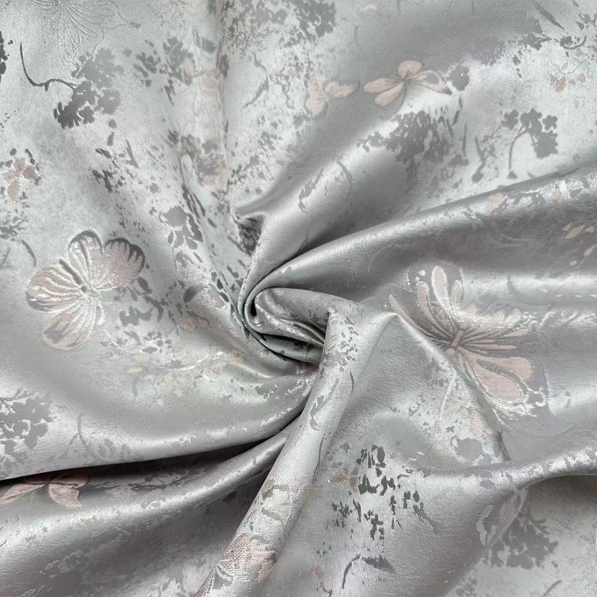 Tissu brocart papillon gris argenté - Jacquard élégant, 147 cm de large