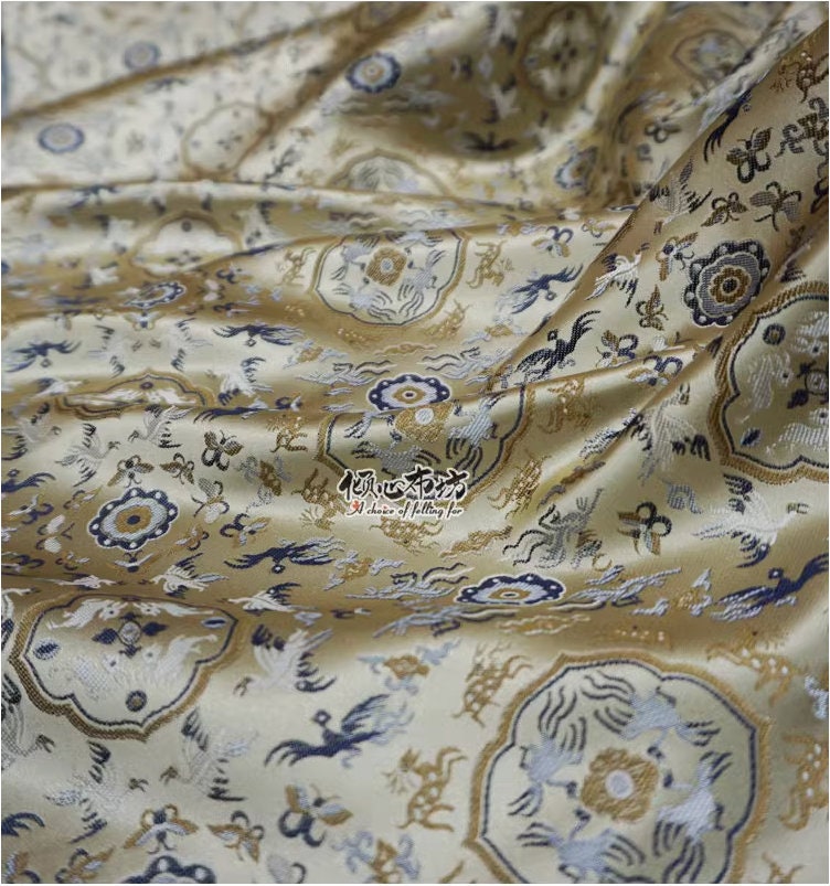 Tissu brocart de soie : 75 cm de large, style robe impériale