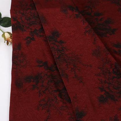 Tissu satiné à motif pivoine : rayonne imprimée de luxe foncée, 150 cm de large