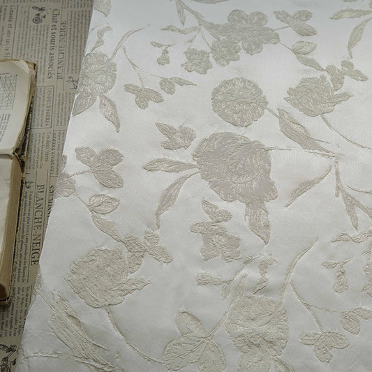 Tissu d'ameublement jacquard ivoire : style victorien, 140 cm de large