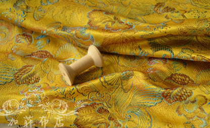 Tissu damassé en brocart de soie : matière tissée de bon augure
