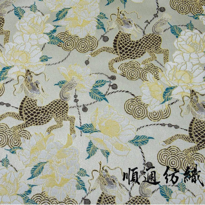Tissu brocart pivoine Kirin : mélange de soie à motifs floraux chinois (au mètre)