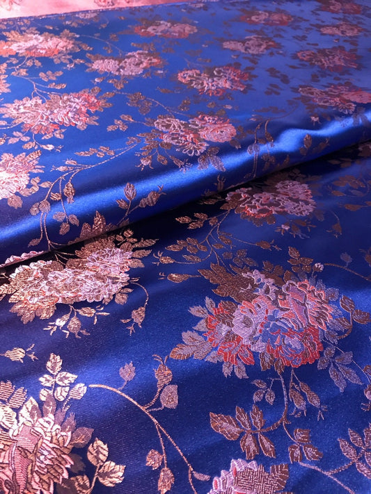 Tissu brocart à motif floral rose : Soie chinoise en rayonne brillante (au mètre)