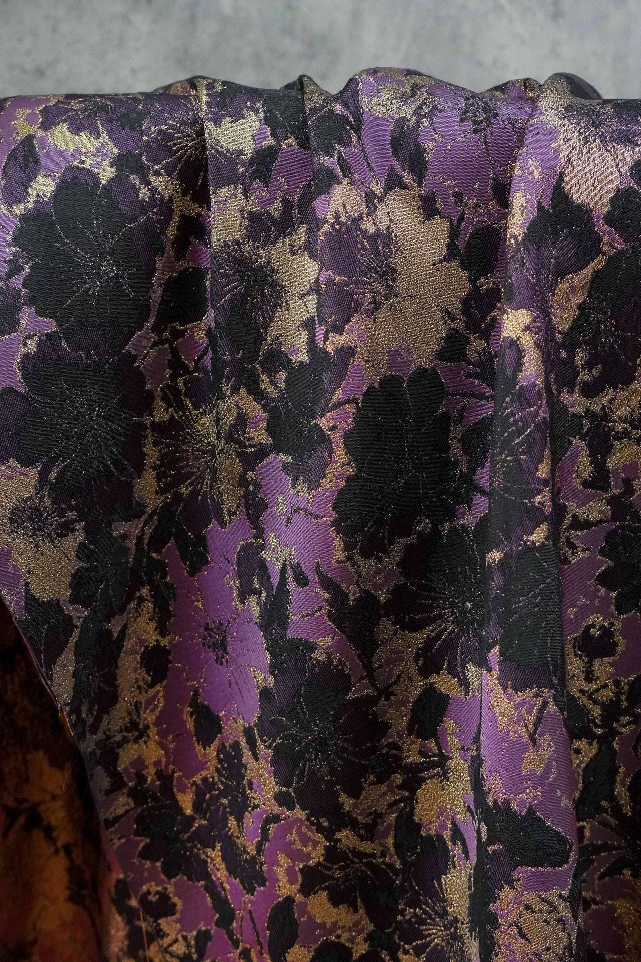 Tissu jacquard à fleurs - Style vintage avec lurex doré