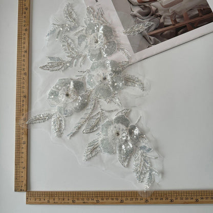 Applique florale à paillettes - Autocollant en tissu mesh brodé