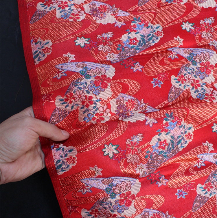 Tissu brocart japonais Nishijin : Jacquard de soie et rayonne à motif de fleurs de cerisier et d'eau vive
