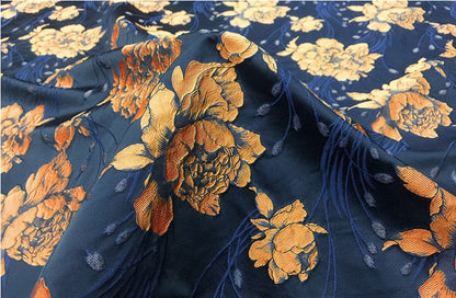 Tissu jacquard à motif floral : polyester à fil doré de 152 cm de large, vendu au mètre.