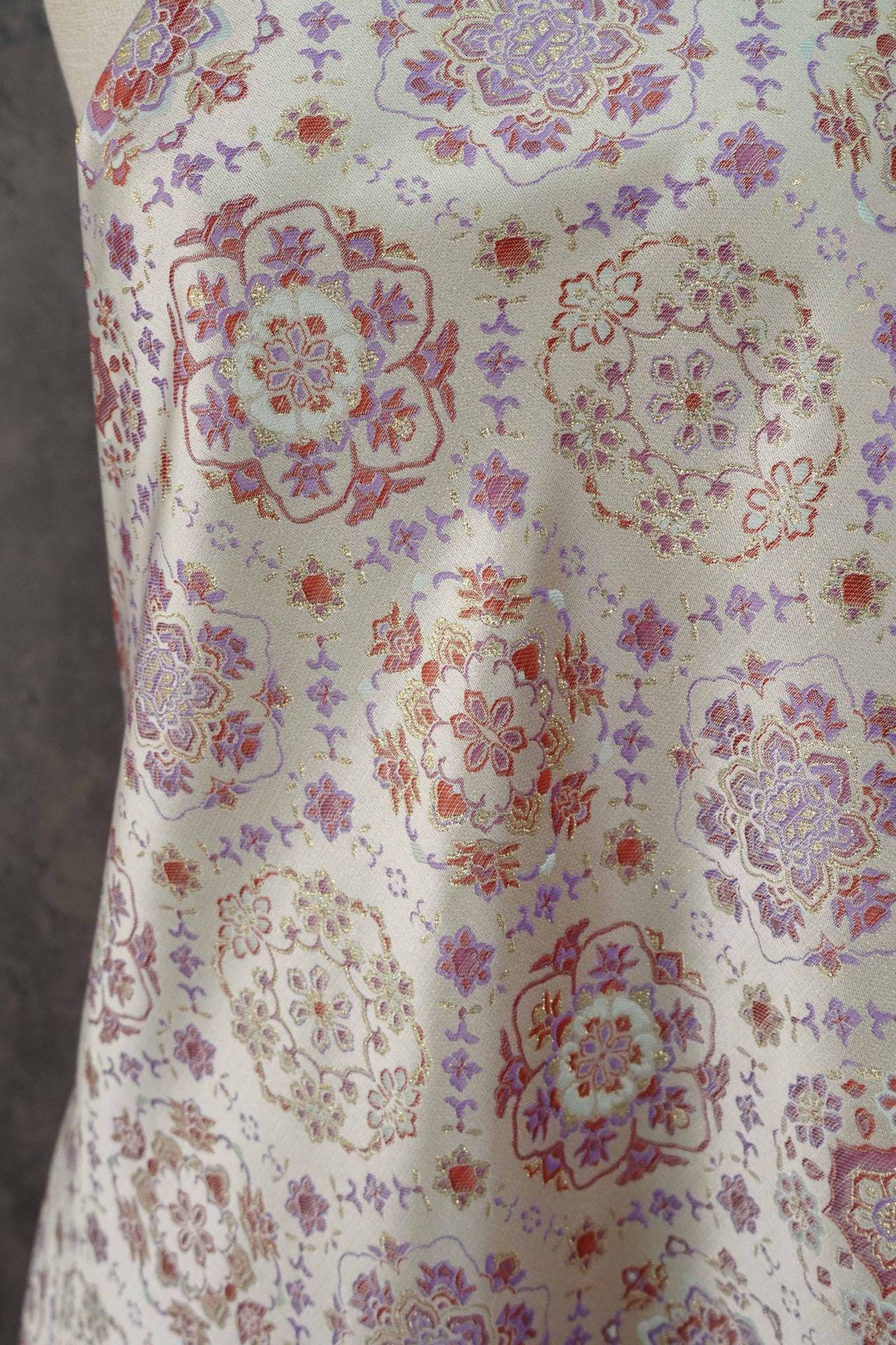 Tissu brocart floral bleu ciel : Jacquard à fil d'or, couture Cheongsam Hanfu