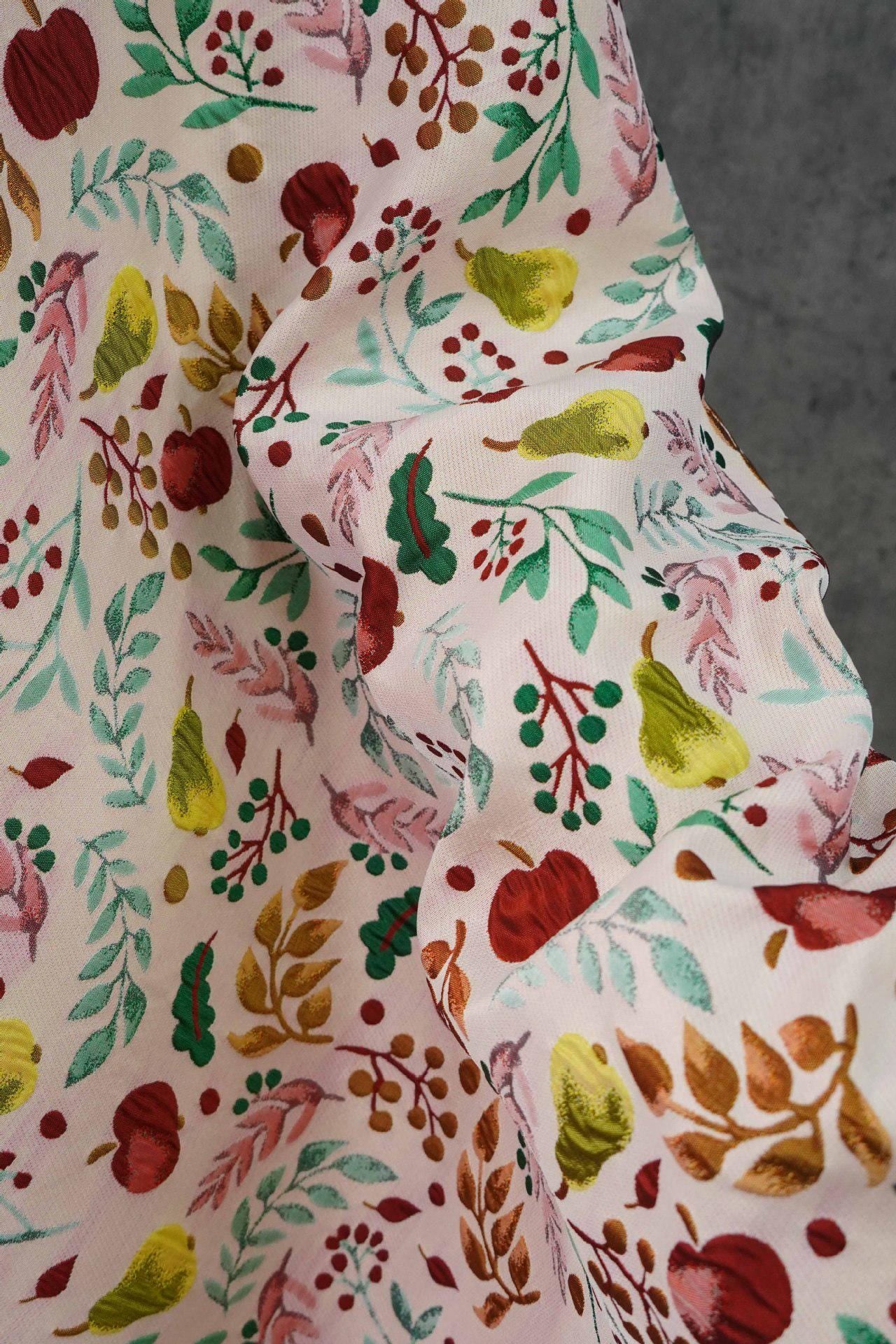 Nature-Inspired Embossed Leaf Jacquard Fabric ��� Refreshing Fruit Leaf Design for Handbags & Accessori"Wide