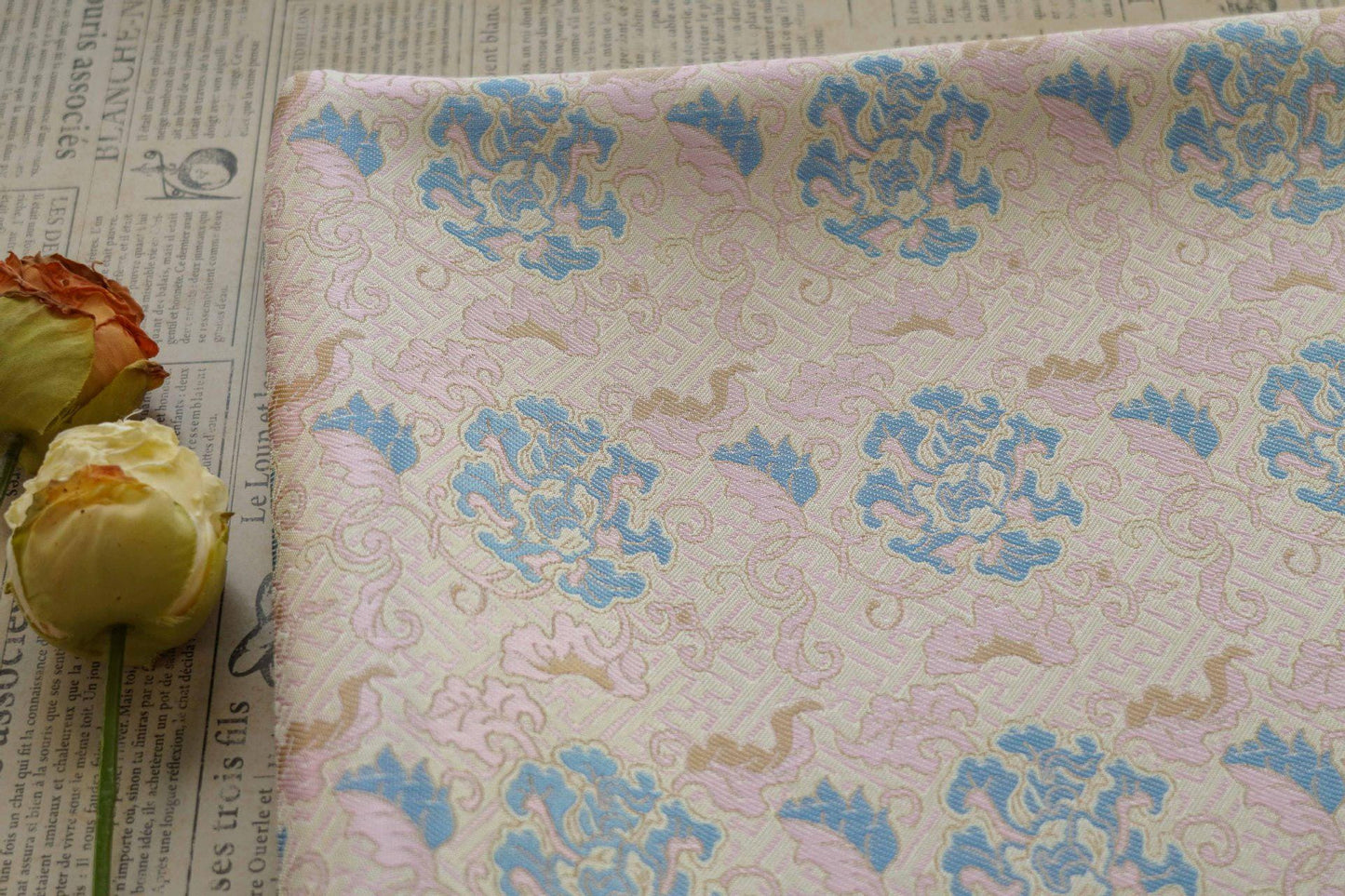 Tissu brocart à motif pivoine : 55 pouces, style tibétain impérial