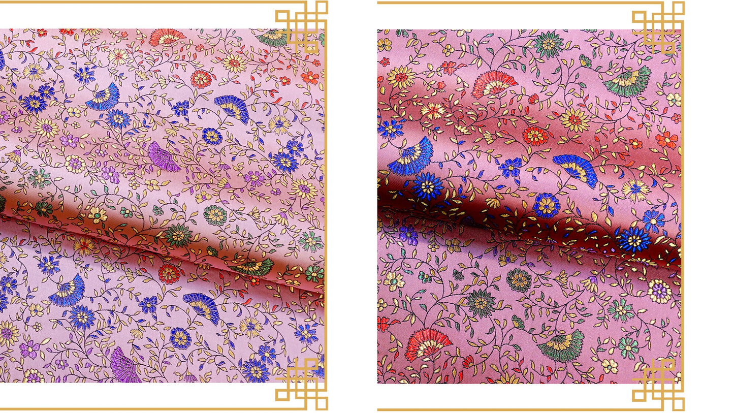 Brocart de soie à motif pivoines festonnées, 114 cm de large, pour costumes et décoration