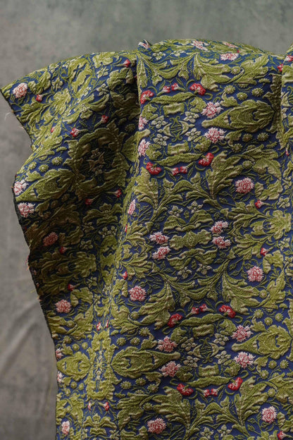 Tissu d'ameublement jacquard à motifs floraux : style victorien-édouardien, 140 cm de large