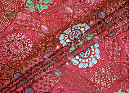 Tissu brocart à fleurs précieuses : Ameublement, matelassage et couture bouddhistes colorés