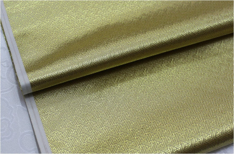 Tissu brocart or et argent : petits carrés, tissu pour robe de costume (29,5 po de largeur)
