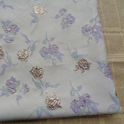 Tissu jacquard Magnolia à feuille d'or : Chenille florale pour ameublement, 142 cm de large