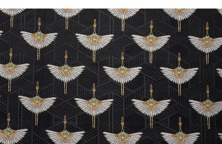 Tissu brocart japonais Nishijin : soie jacquard à motif de grues noires, 150 cm de large