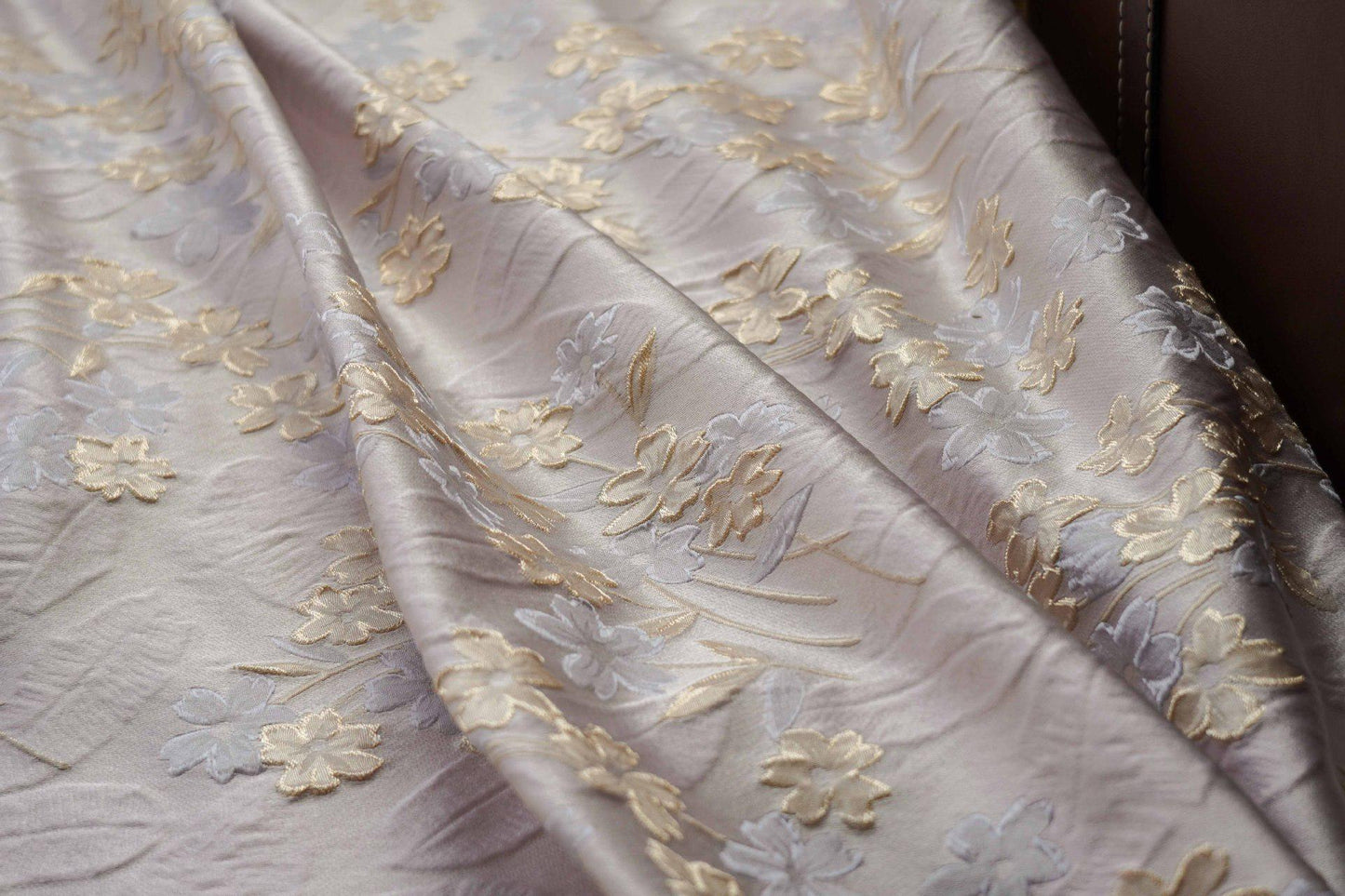 Gold Thread Floral Jacquard Fabric: 3D Foil Texture (63"W)