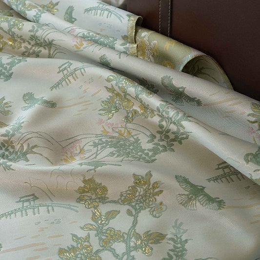 Tissu jacquard à fils dorés : ameublement 3D, costumes, décoration - 152 cm de large