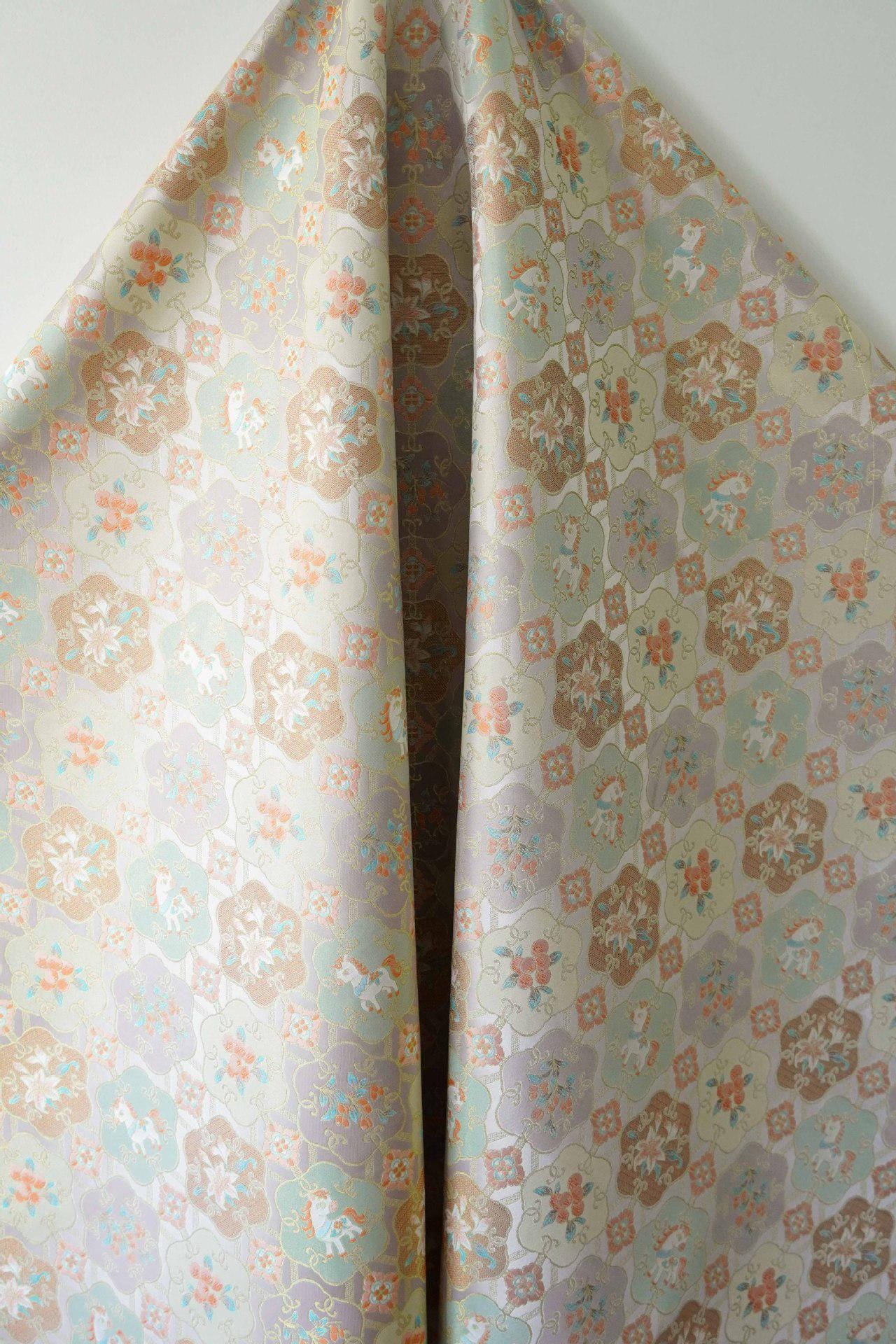 Tissu brocart Song avec jacquard doré ��� Tissage traditionnel chinois de luxe pour la couture et l'artisanat"W