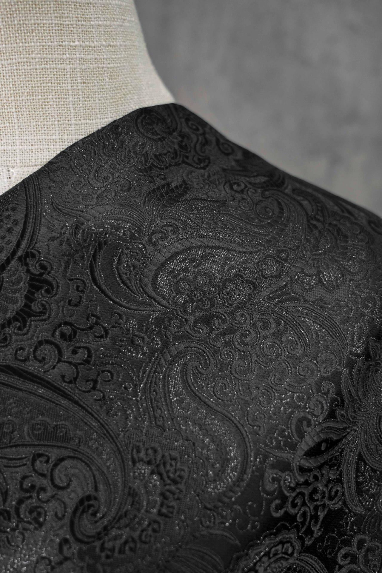 Tissu brocart jacquard à motifs cachemire avec fils d'or ��" Large