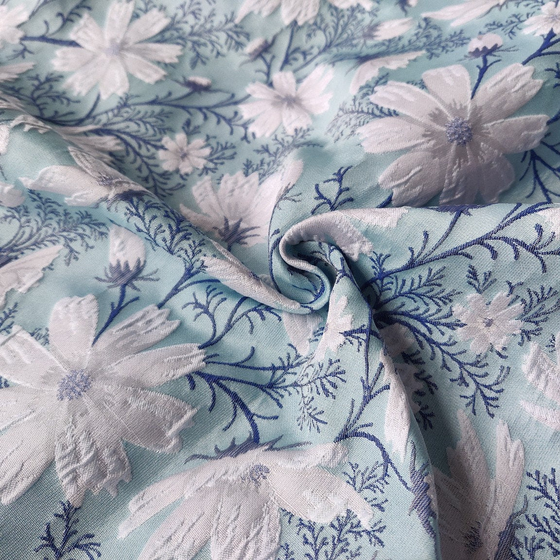 Tissu jacquard à motif floral : motif floral en relief 3D, 152 cm de large