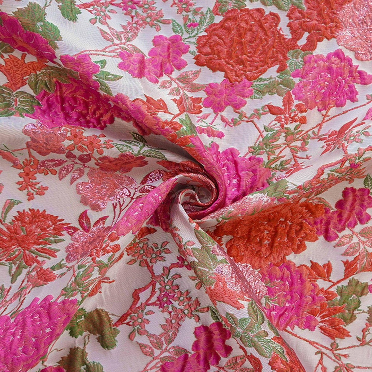 Tissu rose à motif floral en relief : mélange polyester-rayonne de 132 cm de large