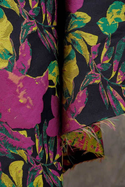 Tissu jacquard floral en relief : tissu pour gilet style vintage, 140 cm de large