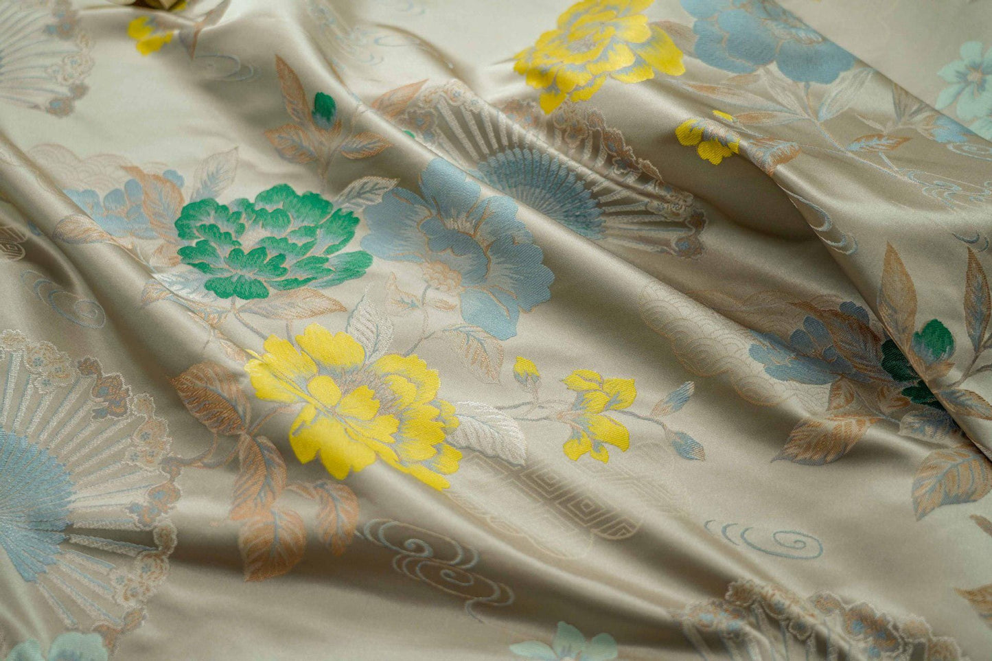 Tissu Rayon Peony Nishijin : Brocart floral japonais, 150 cm de large