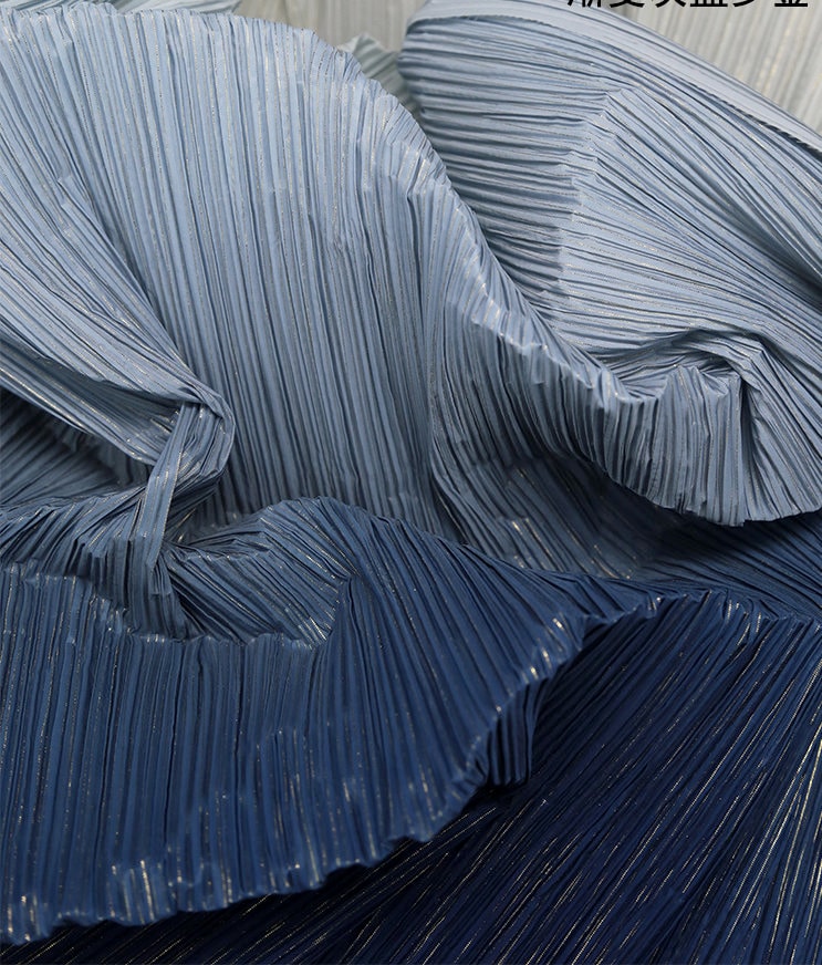 Crêpe plissé dégradé : 150 cm de large, polyester rigide, idéal pour la décoration et les costumes à faire soi-même.