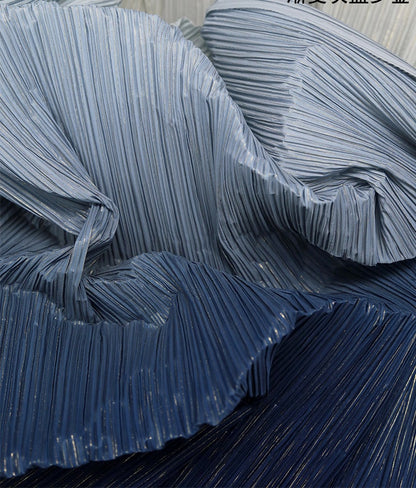 Crêpe plissé dégradé : 150 cm de large, polyester rigide, idéal pour la décoration et les costumes à faire soi-même.