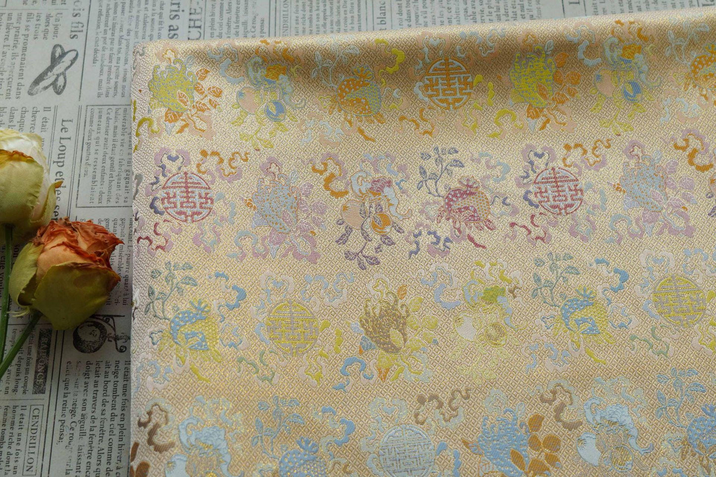 Three Fortunes��� Brocade ��� Traditional Song-Inspired Gold Thread Jacquar" Wide